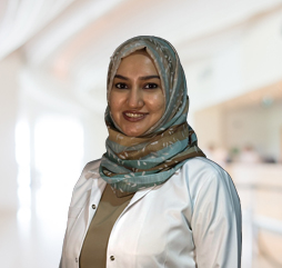 دكتورة رابيه اقبال - طبيب اسنان عام